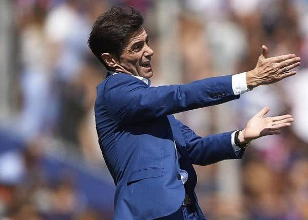 金州勇士训练开放日,窗口期造点机会引欢呼,亚冠在即,训练强度明显提升 金州勇士训练开放日,窗口期造点机会引欢呼,亚冠在即,训练强度明显提升