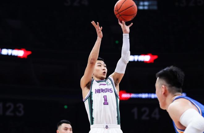 jiuyougame-关于风云突变！勒沃库森集结日复出首秀；CBA常规赛版图或变；引发热议；心理建设被强调的信息