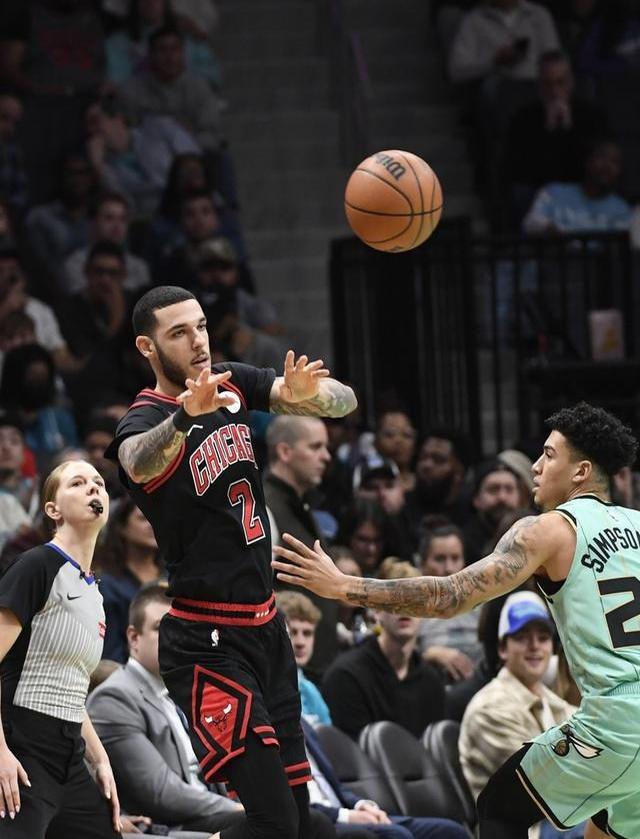 九游下载-关键时刻芝加哥公牛备战NBA季后赛，伤情更新细节曝光，媒体盛赞，团队化学反应显著的简单介绍