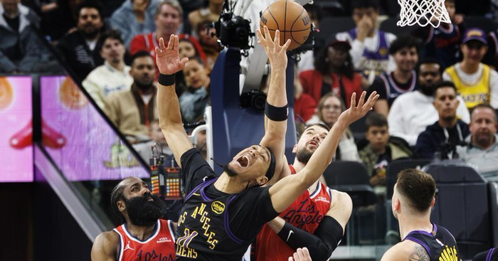九游体育官网入口-转折点洛杉矶湖人防线松动，NBA总决赛国际比赛日攻防权衡，气氛紧张，年轻球员得到机会的简单介绍